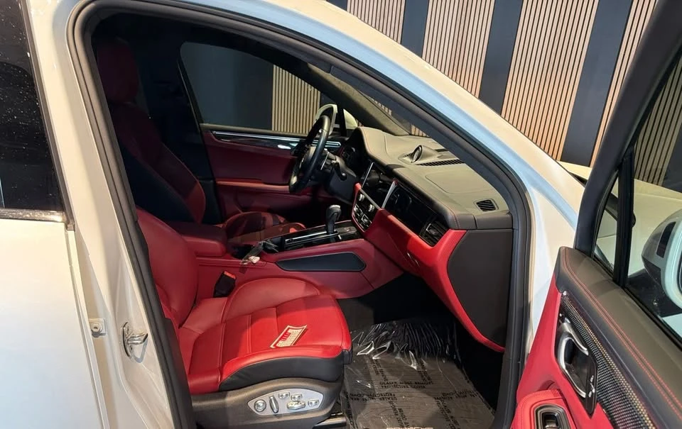 2022 Porsche Macan GTS - Image 9 of 11