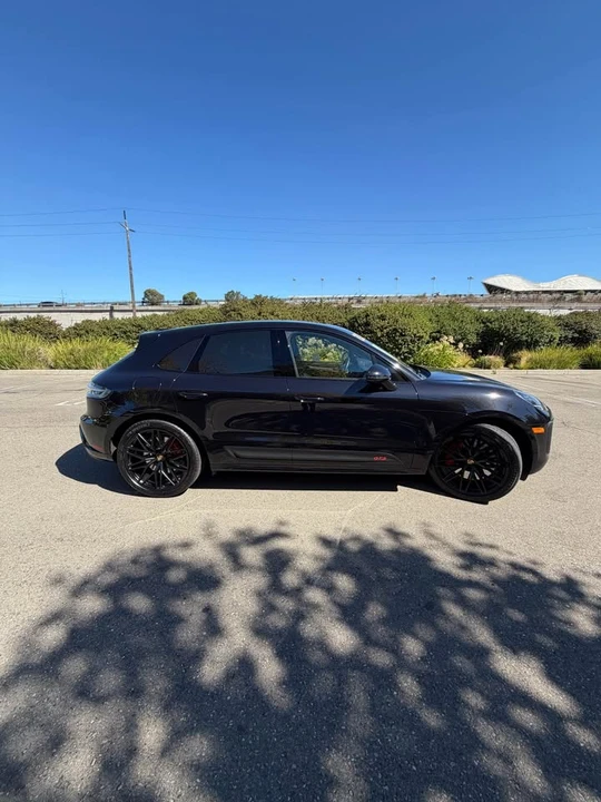 2022 Porsche Macan GTS - Image 4 of 10