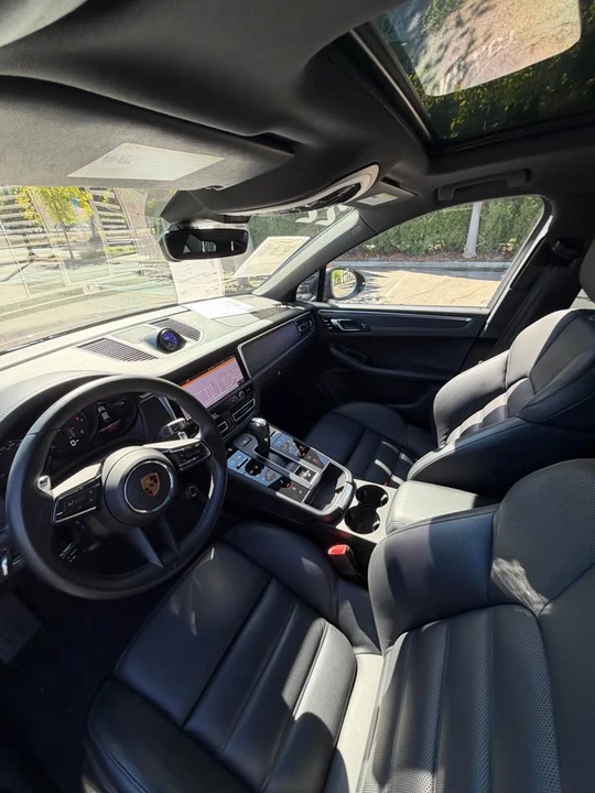 2022 Porsche Macan GTS - Image 9 of 10
