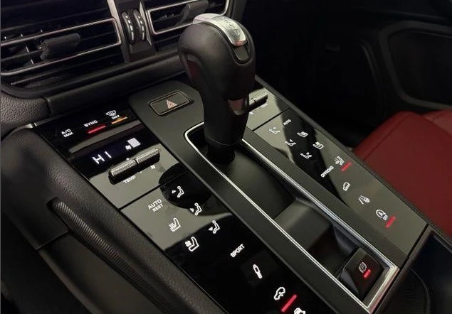 2022 Porsche Macan GTS - Image 9 of 15