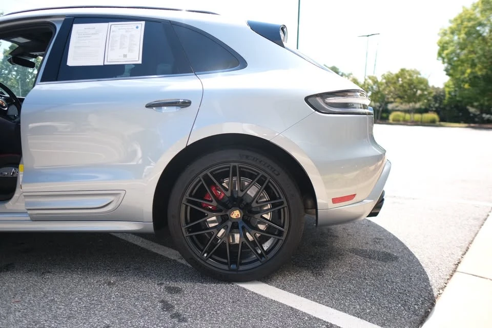 2022 Porsche Macan GTS - Image 6 of 15