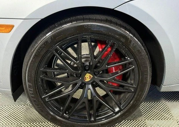 2022 Porsche Macan GTS - Image 11 of 15
