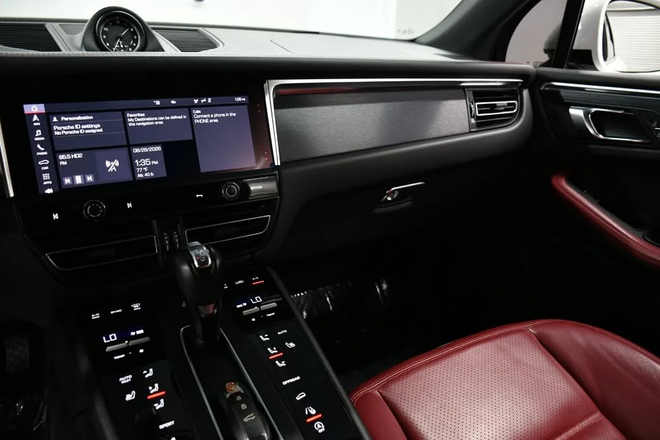 2022 Porsche Macan GTS - Image 15 of 20