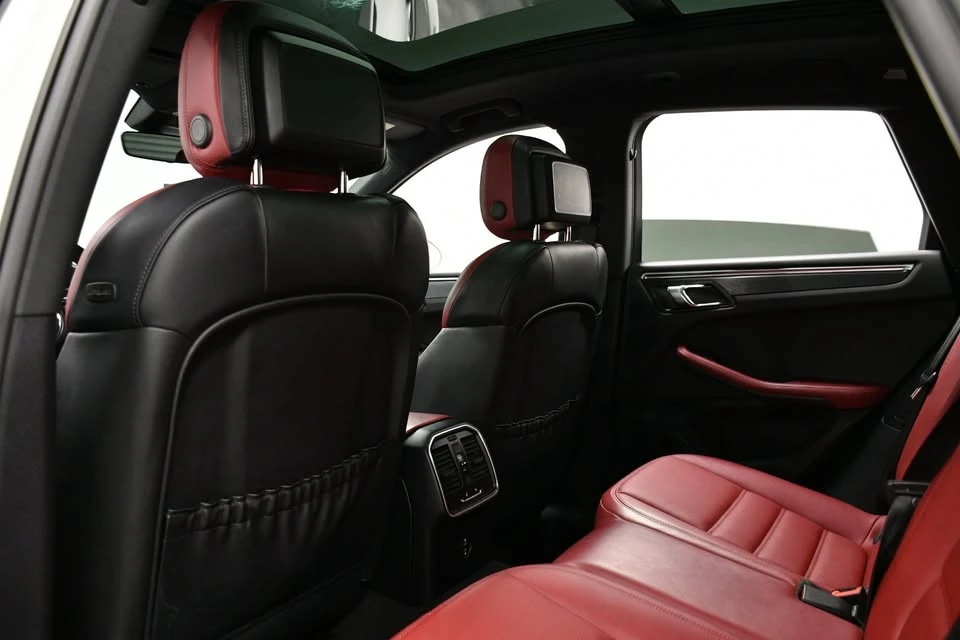 2022 Porsche Macan GTS - Image 17 of 20