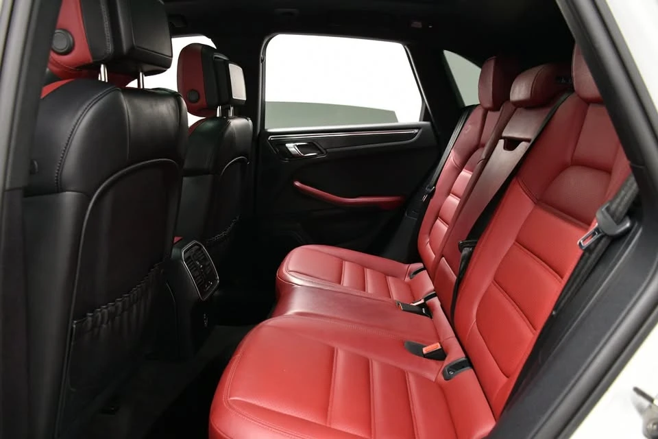 2022 Porsche Macan GTS - Image 16 of 20