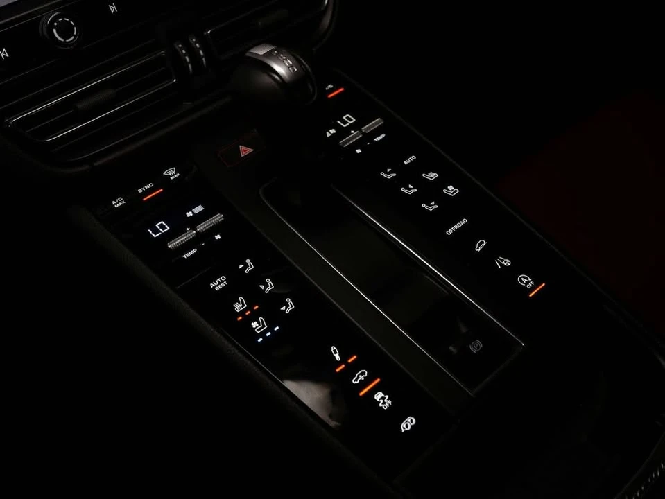 2022 Porsche Macan GTS - Image 19 of 20