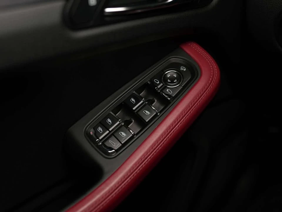 2022 Porsche Macan GTS - Image 8 of 20