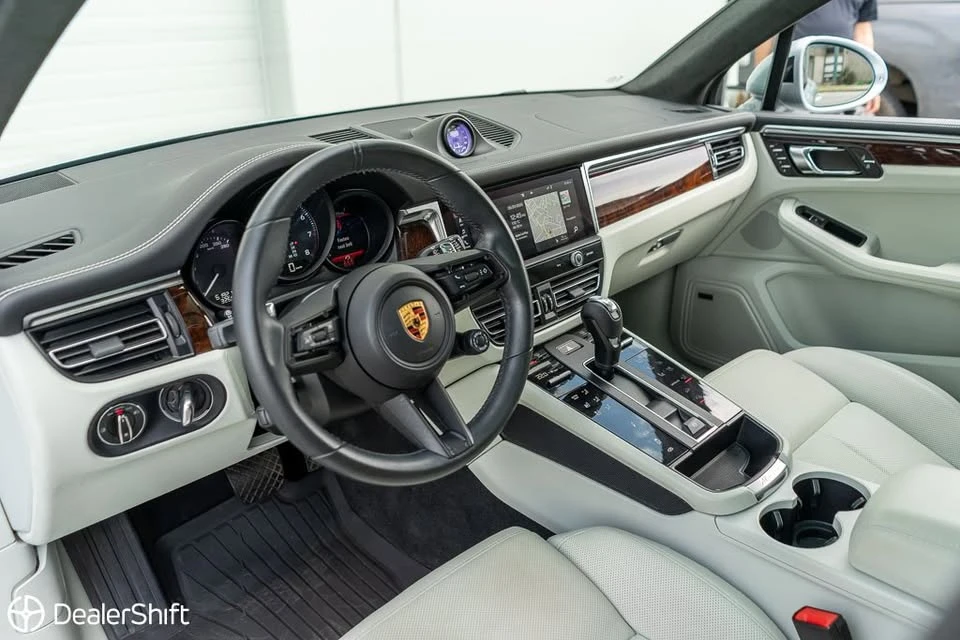 2022 Porsche Macan GTS - Image 8 of 18