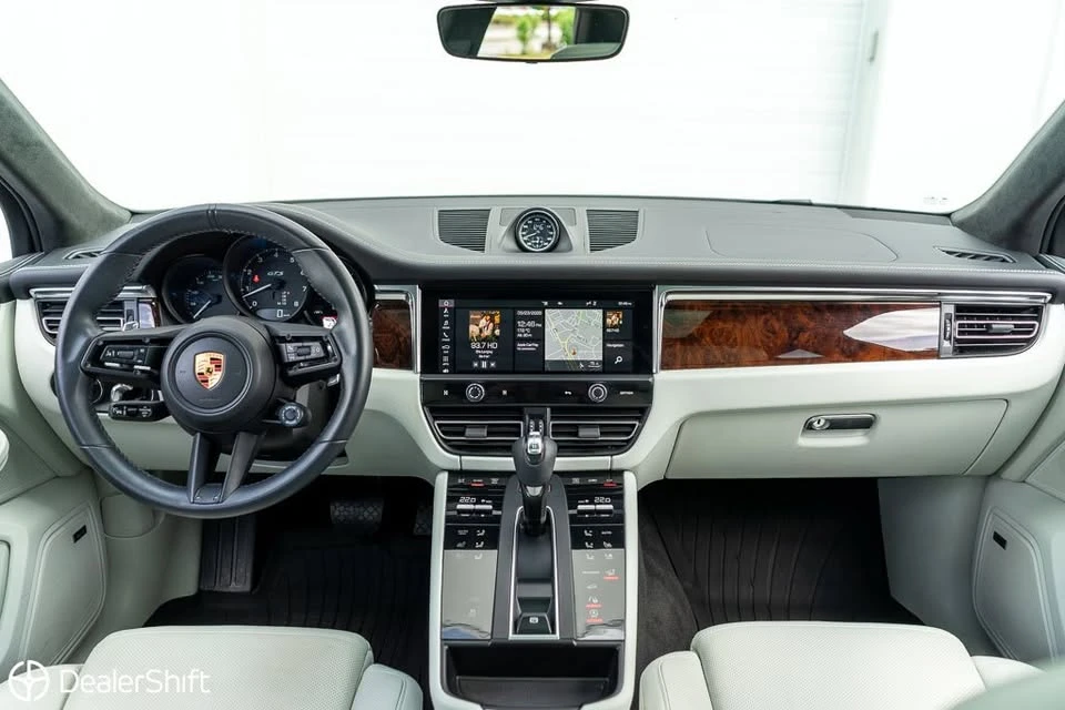 2022 Porsche Macan GTS - Image 10 of 18