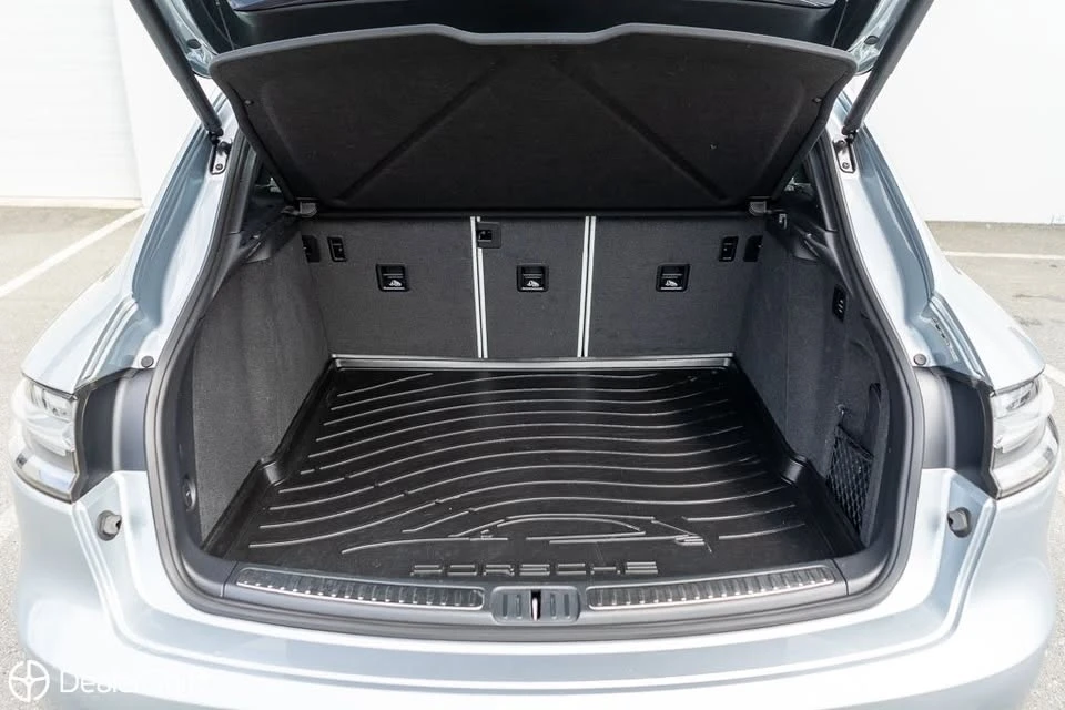 2022 Porsche Macan GTS - Image 17 of 18
