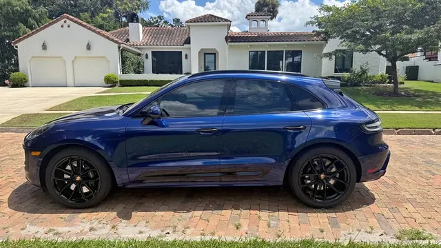 2022 Porsche Macan GTS Sport Utility 4D