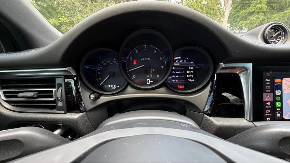 2022 Porsche Macan GTS - Image 11 of 20