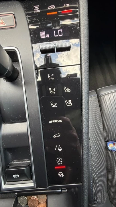 2022 Porsche Macan GTS - Image 13 of 20