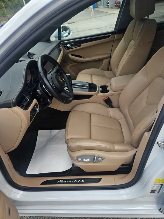 2022 Porsche Macan GTS - Image 10 of 11