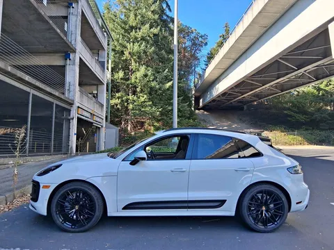 2022 Porsche Macan GTS Sport Utility 4D