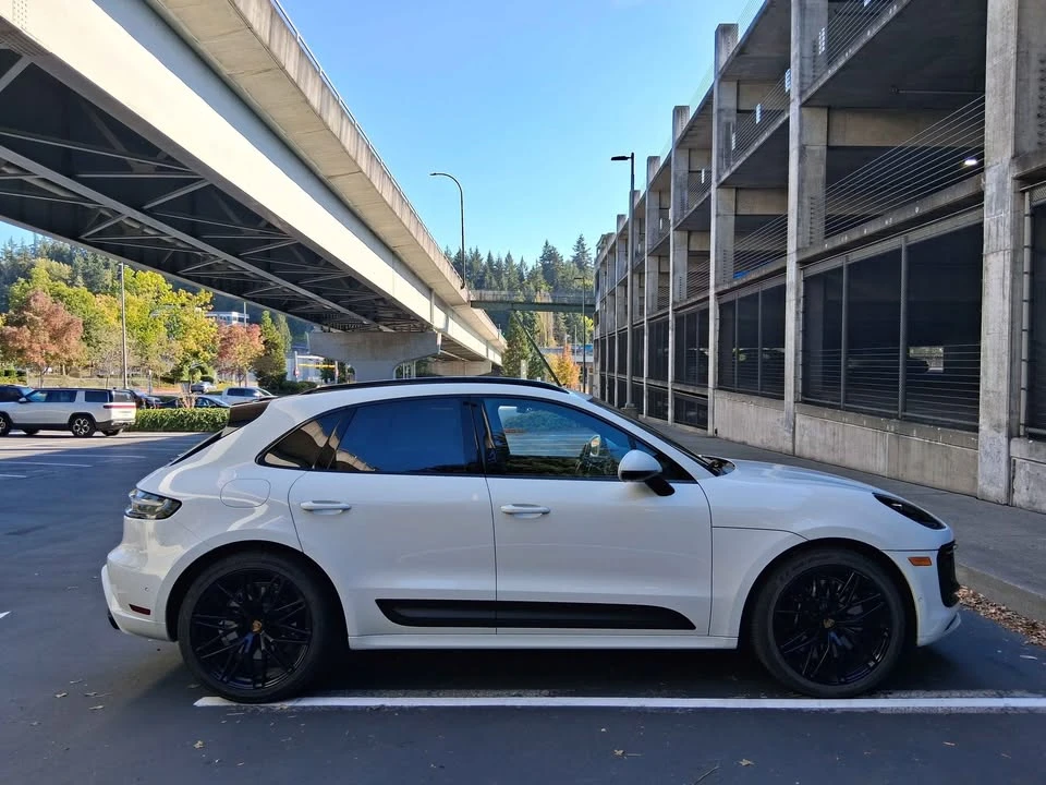 2022 Porsche Macan GTS - Image 7 of 18