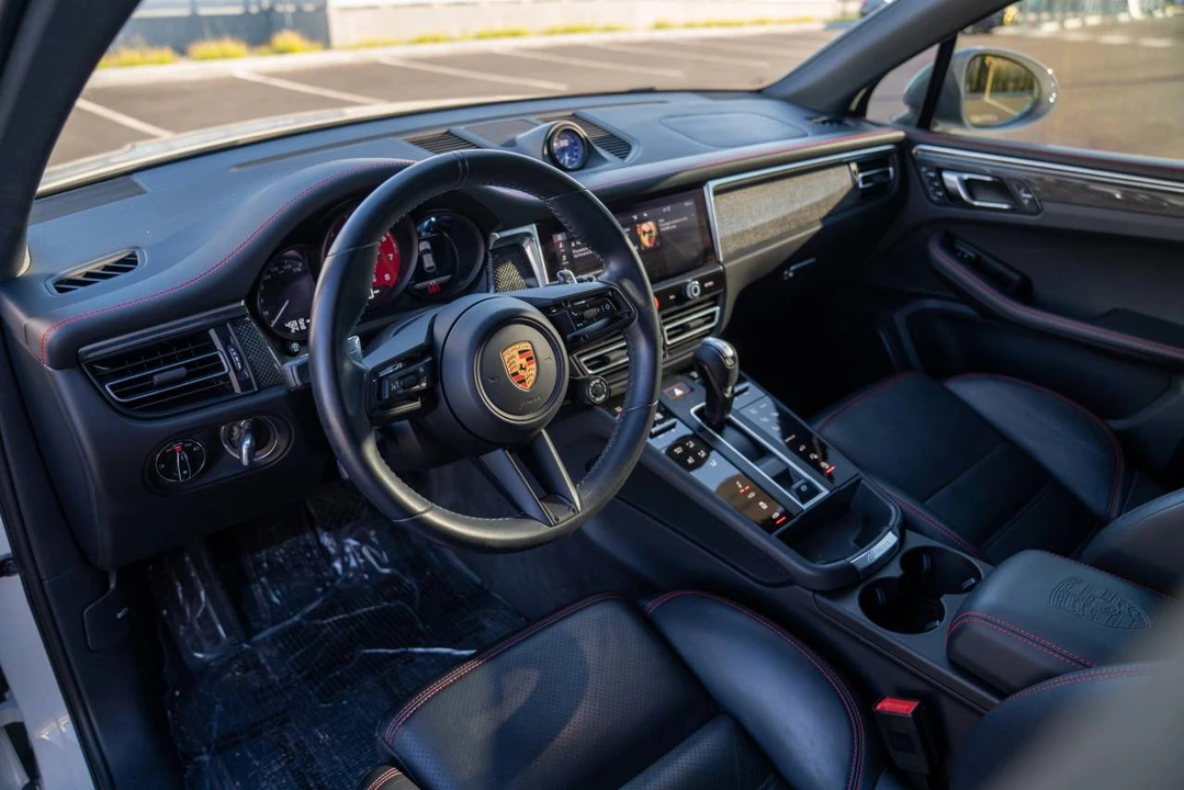 2022 Porsche Macan GTS - Image 4 of 5