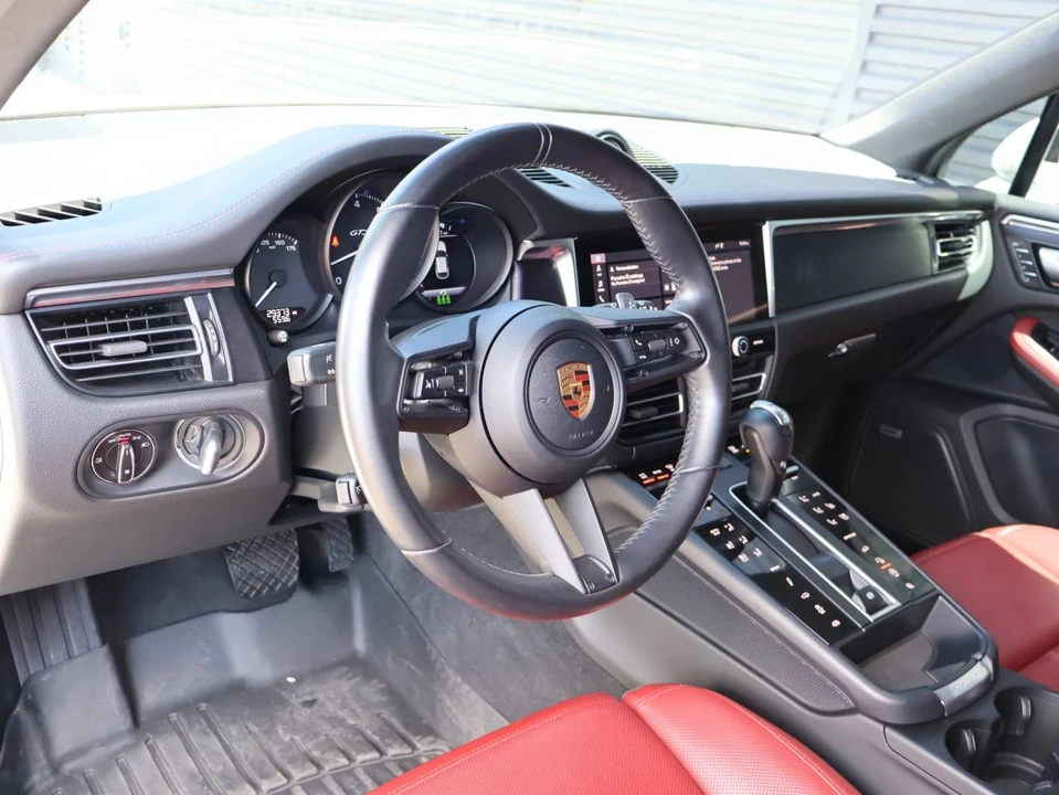 2022 Porsche Macan GTS - Image 4 of 5