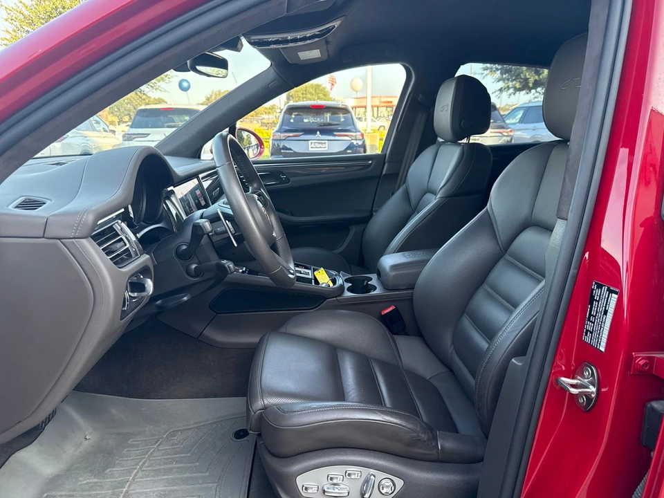 2022 Porsche Macan GTS - Image 7 of 10