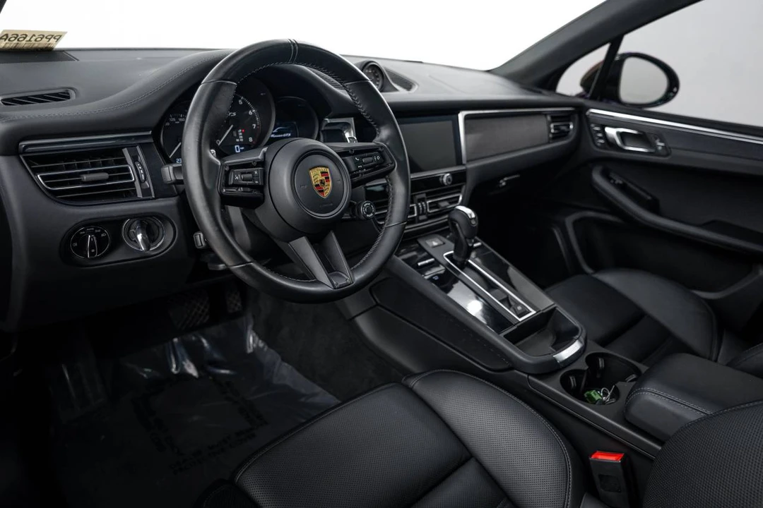 2022 Porsche Macan GTS - Image 4 of 5