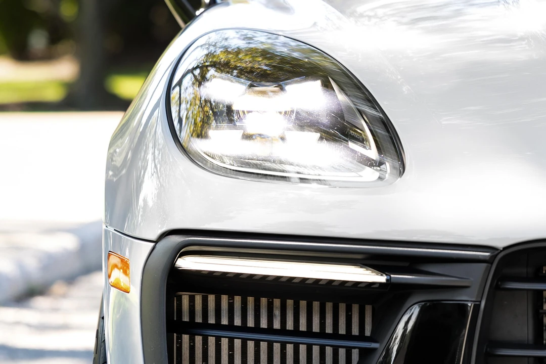 2022 Porsche Macan GTS - Image 10 of 31