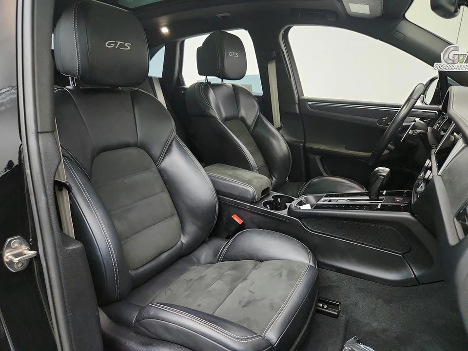 2022 Porsche Macan GTS - Image 27 of 31