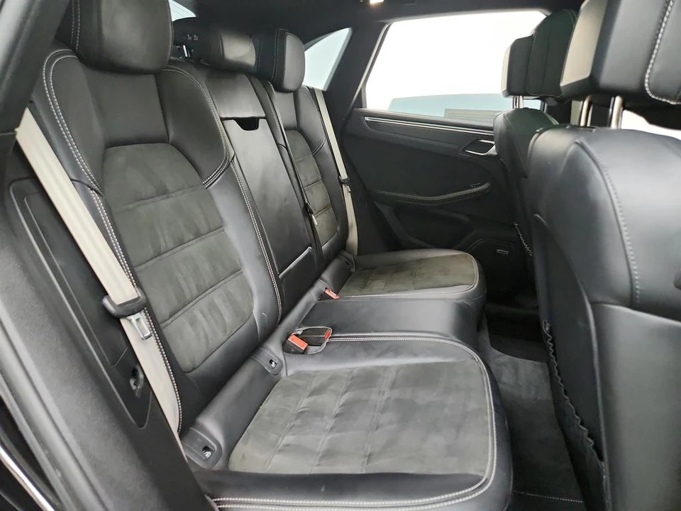2022 Porsche Macan GTS - Image 29 of 31