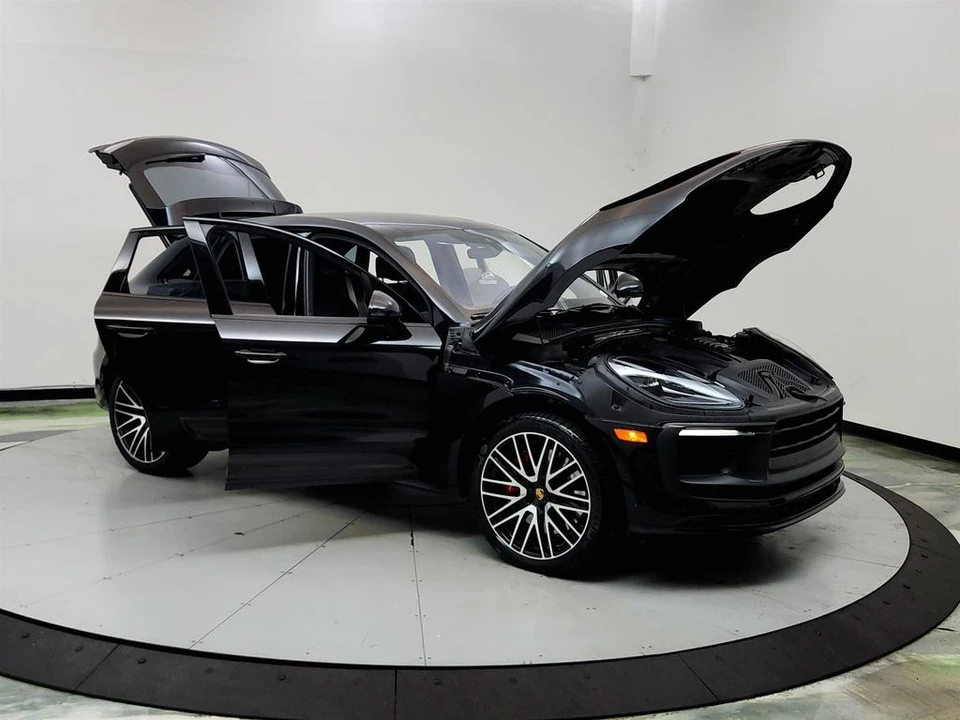 2022 Porsche Macan GTS - Image 10 of 31