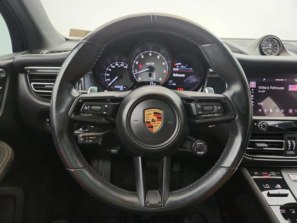 2022 Porsche Macan GTS - Image 17 of 31