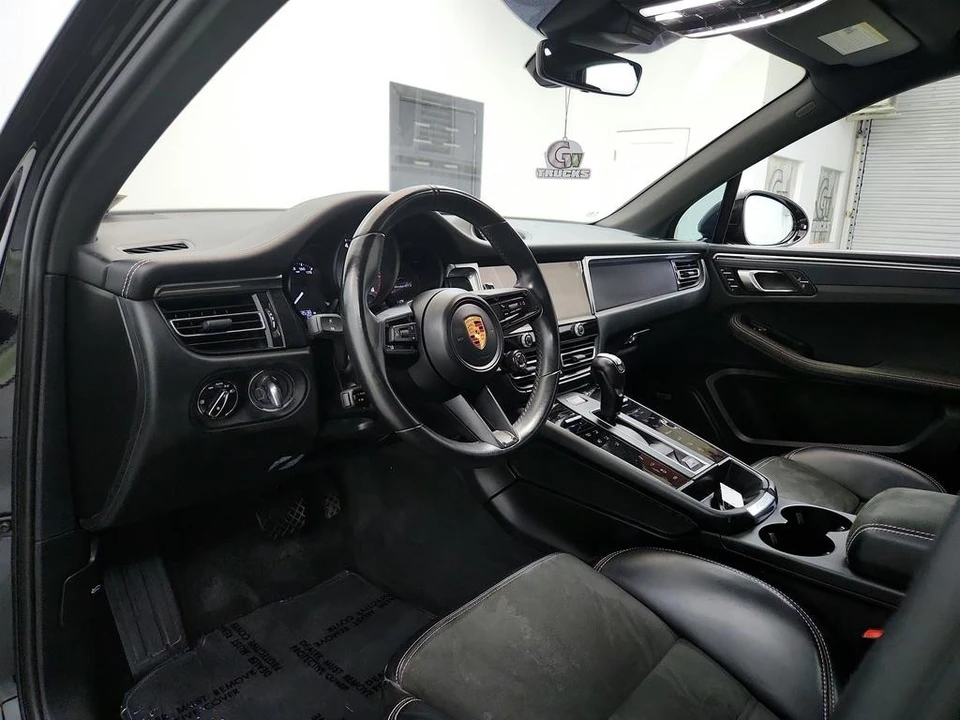 2022 Porsche Macan GTS - Image 13 of 31