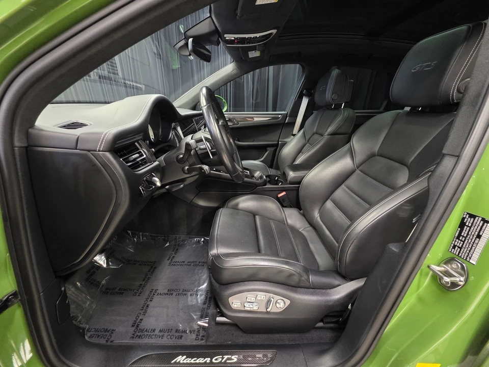 2022 Porsche Macan GTS - Image 19 of 31
