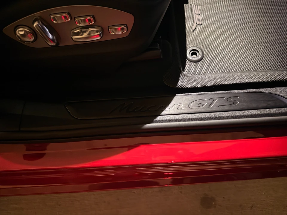 2022 Porsche Macan GTS - Image 19 of 23