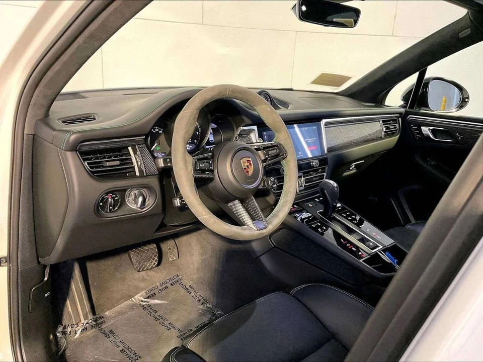 2022 Porsche Macan GTS - Image 4 of 5