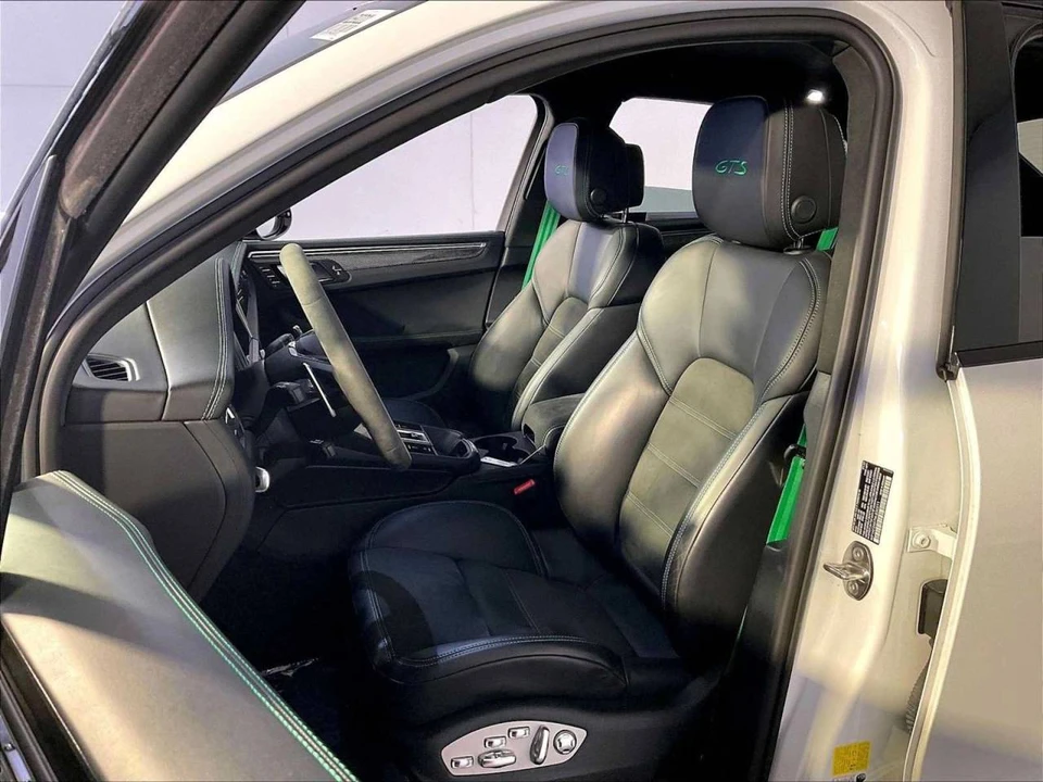 2022 Porsche Macan GTS - Image 5 of 5