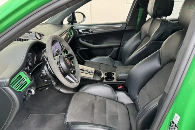 2022 Porsche Macan GTS - Image 4 of 8