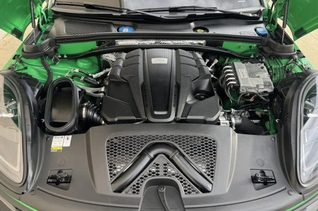 2022 Porsche Macan GTS - Image 6 of 8