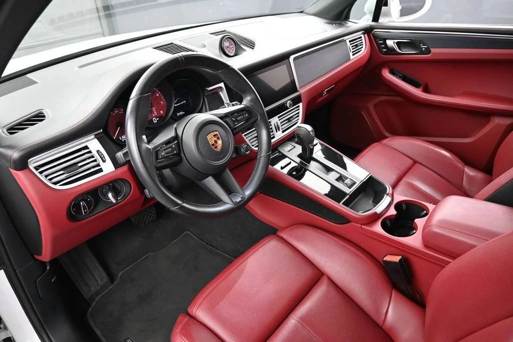2022 Porsche Macan GTS - Image 4 of 5