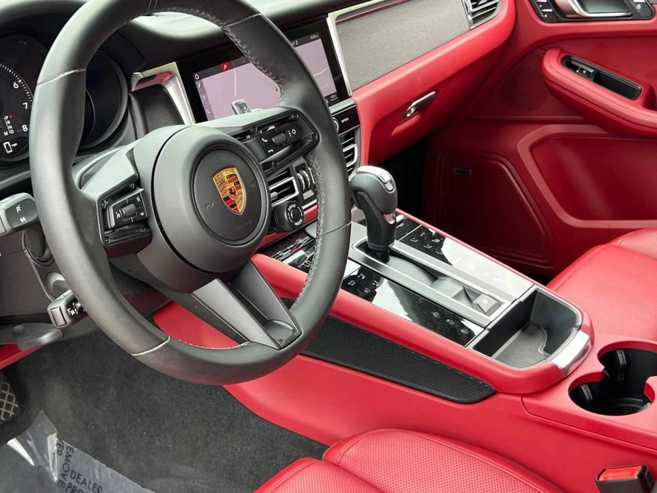 2022 Porsche Macan GTS - Image 4 of 5