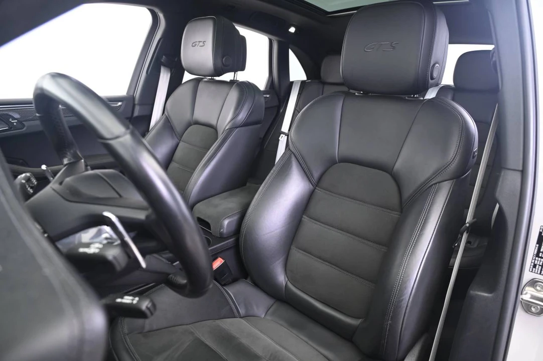 2022 Porsche Macan GTS - Image 5 of 5