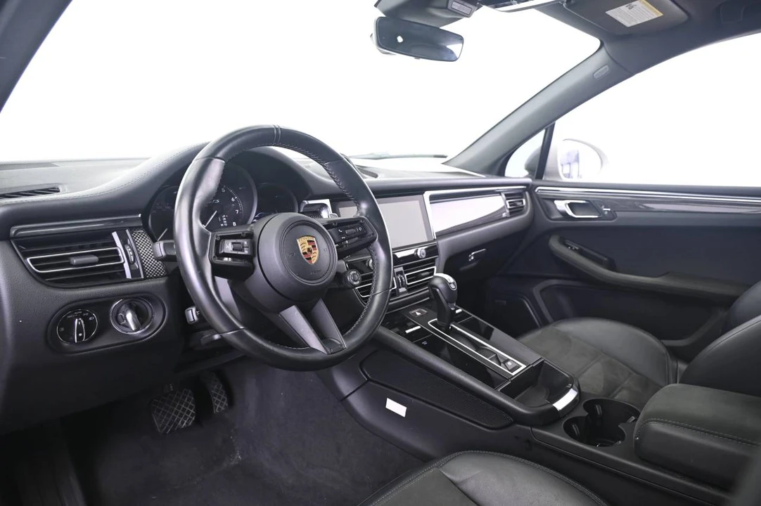 2022 Porsche Macan GTS - Image 4 of 5