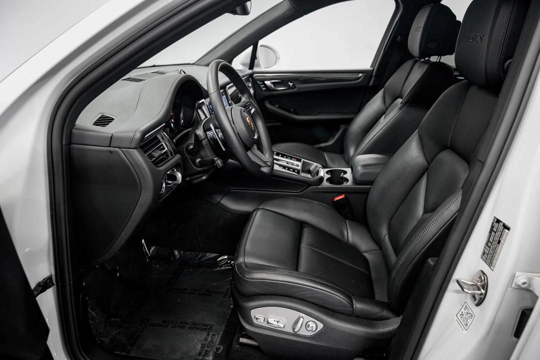 2022 Porsche Macan GTS - Image 20 of 31
