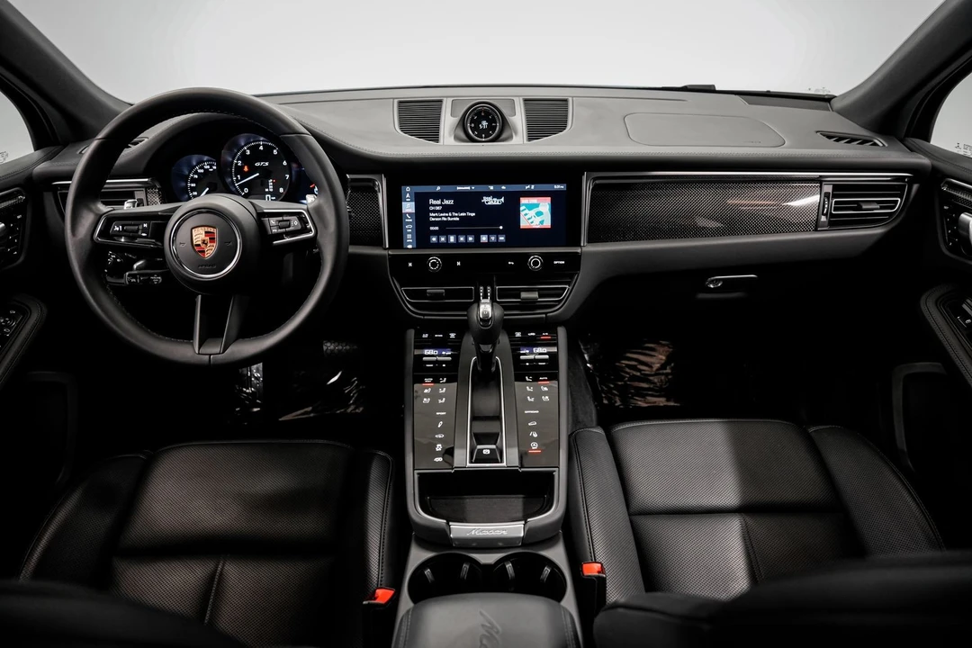 2022 Porsche Macan GTS - Image 18 of 31