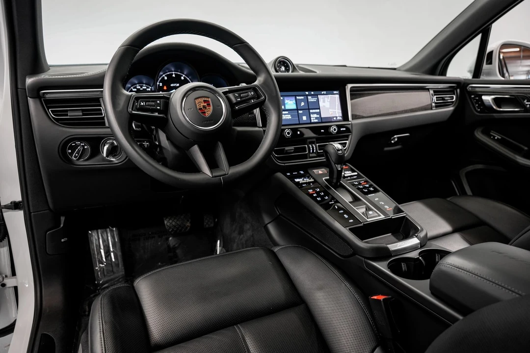 2022 Porsche Macan GTS - Image 9 of 31