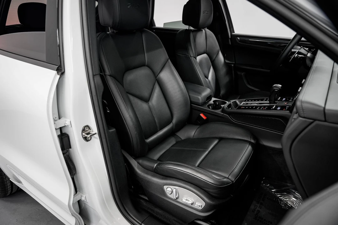 2022 Porsche Macan GTS - Image 25 of 31