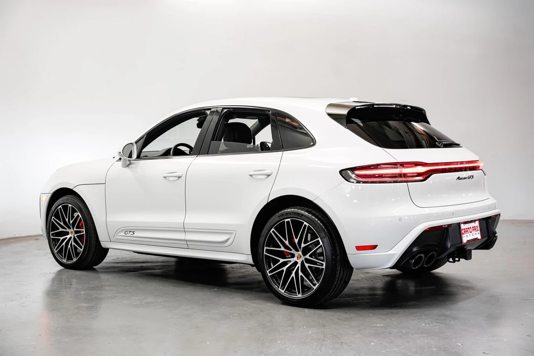 2022 Porsche Macan GTS - Image 8 of 31
