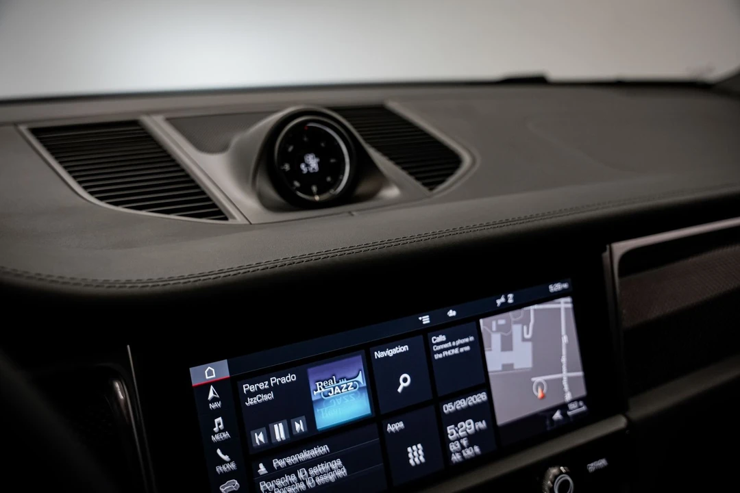 2022 Porsche Macan GTS - Image 13 of 31