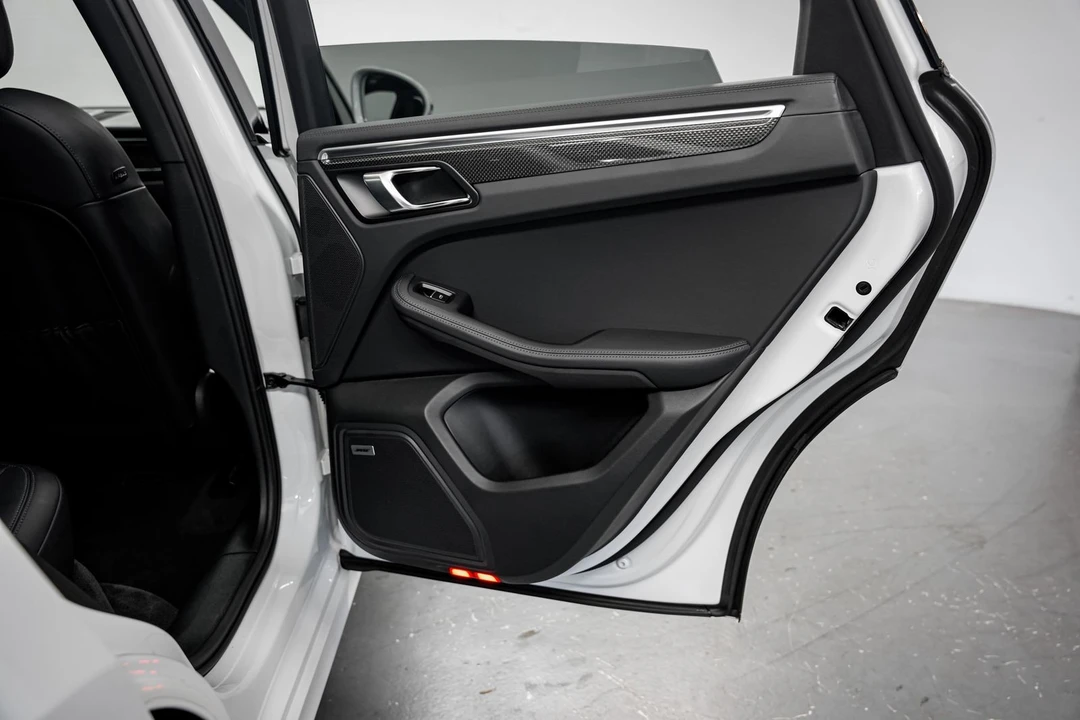 2022 Porsche Macan GTS - Image 29 of 31