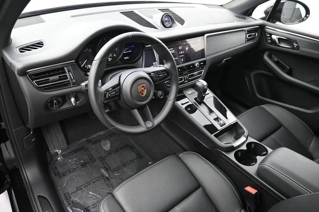 2022 Porsche Macan GTS - Image 4 of 5