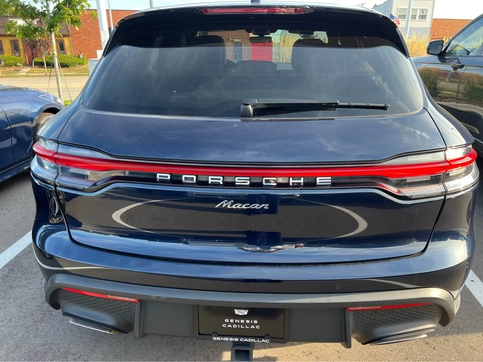 2022 Porsche Macan - Image 10 of 12