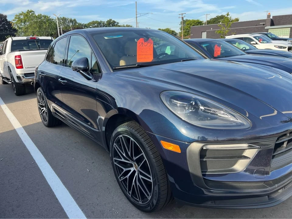 2022 Porsche Macan - Image 2 of 12